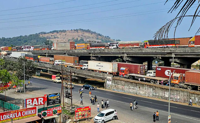 Block on Mumbai-Pune Expressway on April 23, 24
